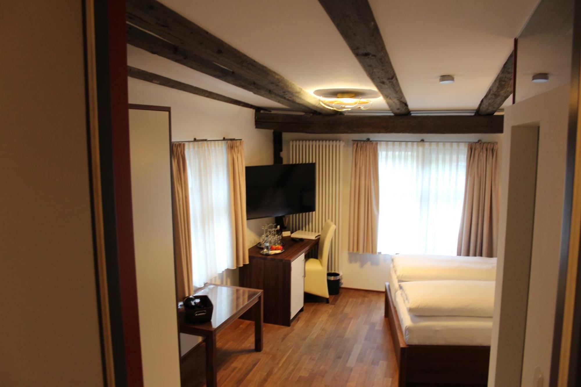 אולם Hotel Schmales Haus מראה חיצוני תמונה