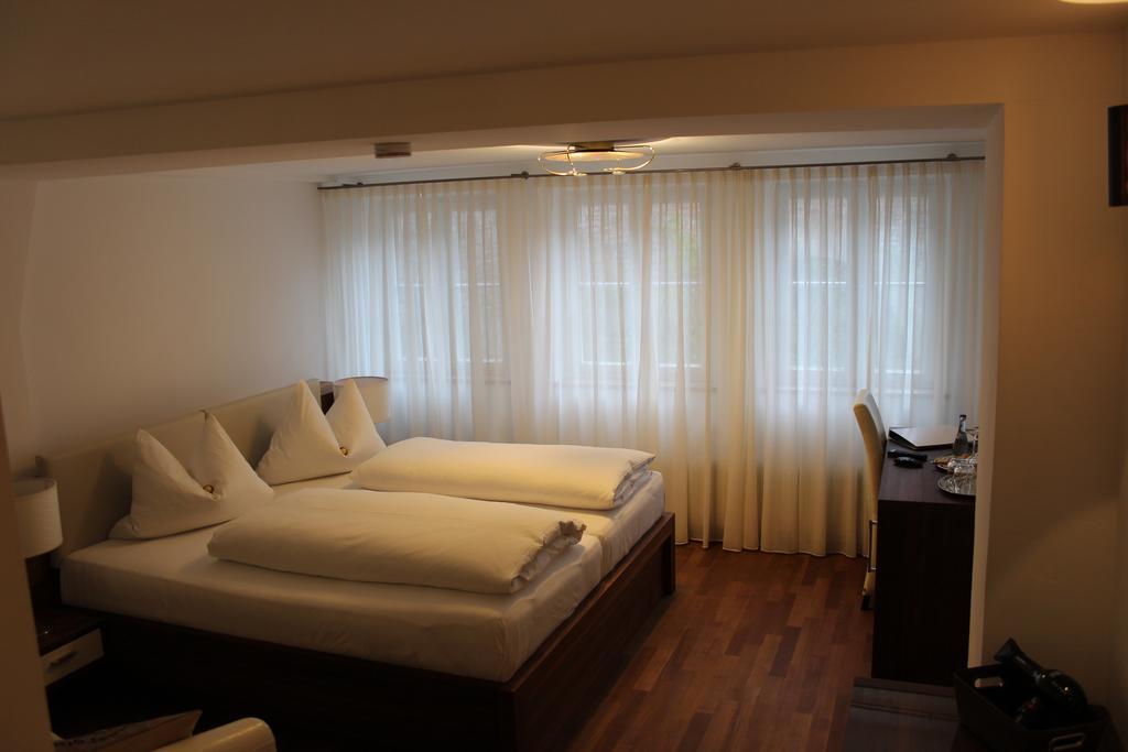 אולם Hotel Schmales Haus חדר תמונה