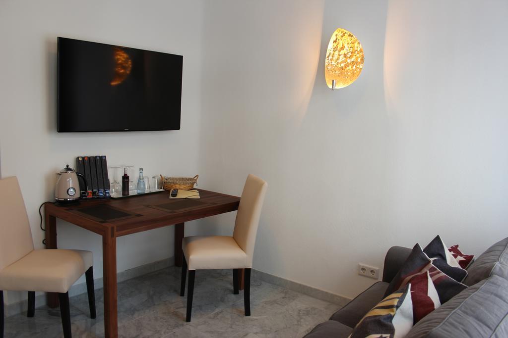 אולם Hotel Schmales Haus מראה חיצוני תמונה